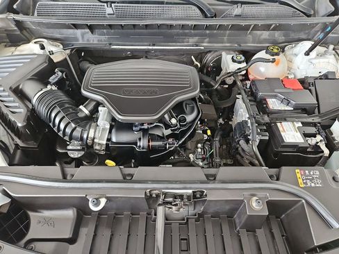 Used 2022 GMC Acadia Denali w/ Denali Technology Package FWD image 35