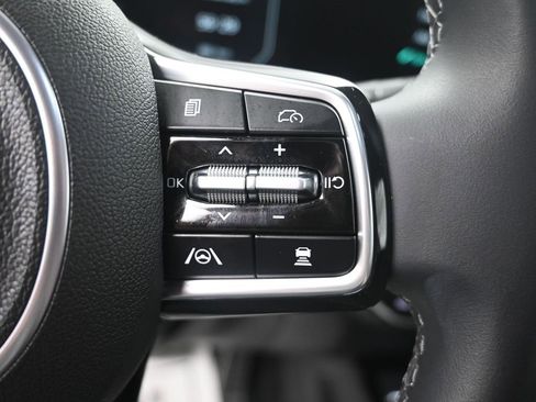 Certified 2025 Kia Sorento SX image 27