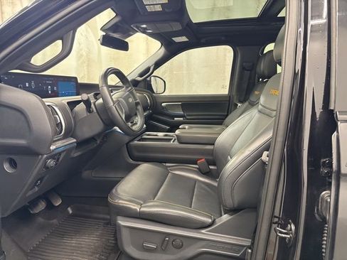 Used 2025 Ford Expedition Tremor AWD/4WD image 21