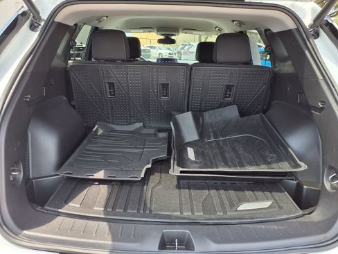 Used 2024 Chevrolet Blazer LT w/ Convenience Package FWD image 8