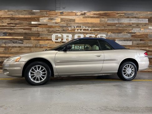 Used 2002 Chrysler Sebring Limited image 40
