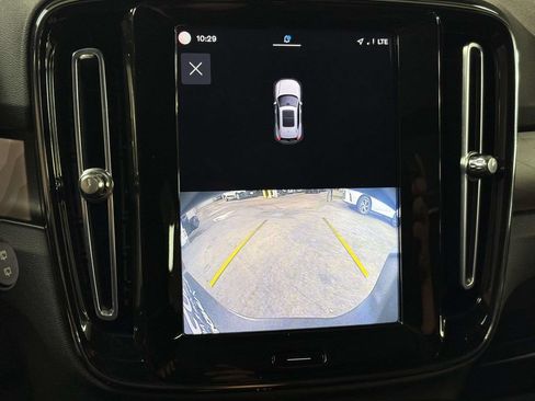 Used 2023 Volvo XC40 Recharge Ultimate w/ Protection Package Premier AWD/4WD image 7
