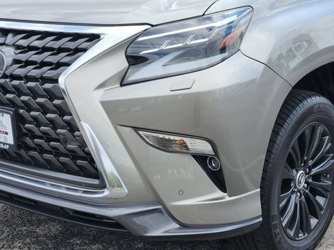 Used 2023 Lexus GX 460 Luxury w/ Sport Design Package AWD/4WD image 8