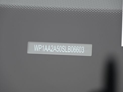 Certified 2025 Porsche Macan image 46