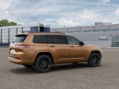 New 2026 Jeep Grand Cherokee L Limited AWD/4WD image 2