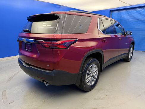 Used 2023 Chevrolet Traverse LT FWD image 7