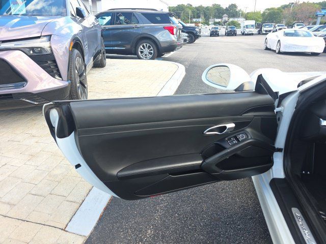 Used 2016 Porsche Boxster S RWD image 14