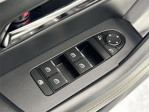 Certified 2024 MAZDA CX-90 3.3 Turbo w/ Preferred Plus image 29