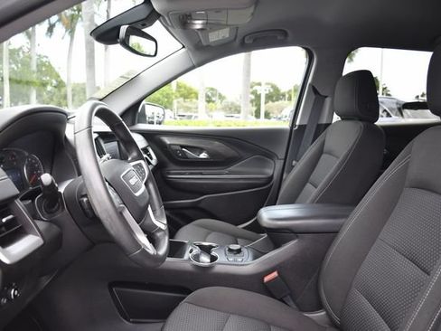 Used 2024 GMC Terrain SLE w/ Driver Convenience Package FWD image 20