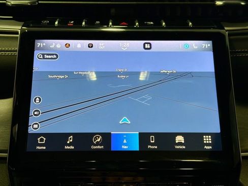 Used 2025 Jeep Grand Cherokee L Limited w/ Black Appearance Package image 12