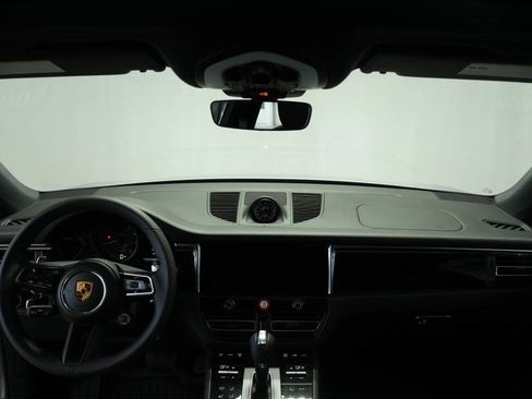 New 2026 Porsche Macan image 16