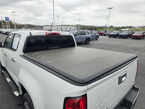 Used 2022 Chevrolet Colorado LT w/ LT Convenience Package image 11