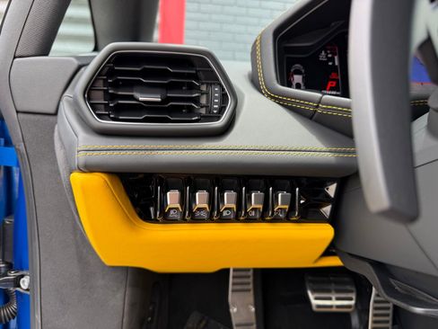 Used 2023 Lamborghini Huracan Tecnica RWD image 40