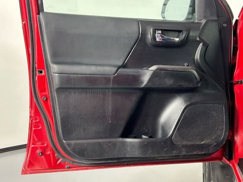 Used 2021 Toyota Tacoma TRD Sport w/ Technology Package image 30