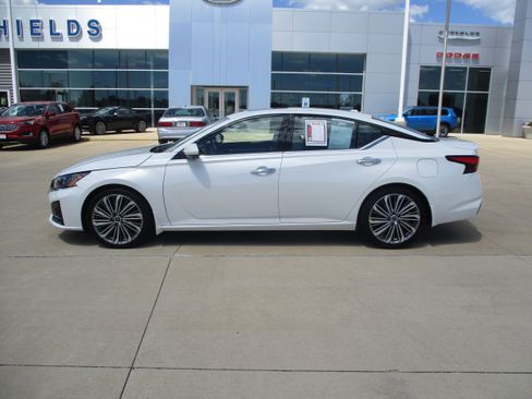 Used 2023 Nissan Altima 2.5 SL FWD image 3