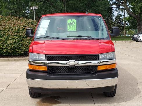 Used 2017 Chevrolet Express 3500 LT w/ LT Preferred Equipment Group RWD image 9