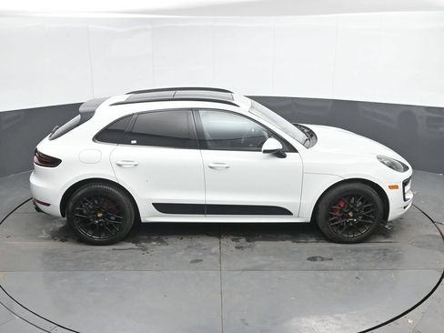 Used 2018 Porsche Macan GTS w/ Premium Package Plus AWD/4WD image 33