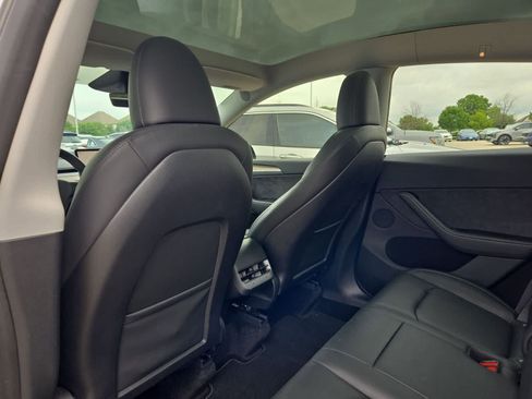 Used 2024 Tesla Model Y Long Range AWD/4WD image 16
