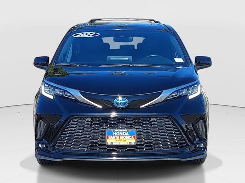 Used 2024 Toyota Sienna XSE image 2