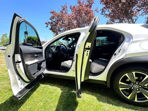 Used 2019 Lexus UX 200 w/ Accessory Package 2 FWD image 21