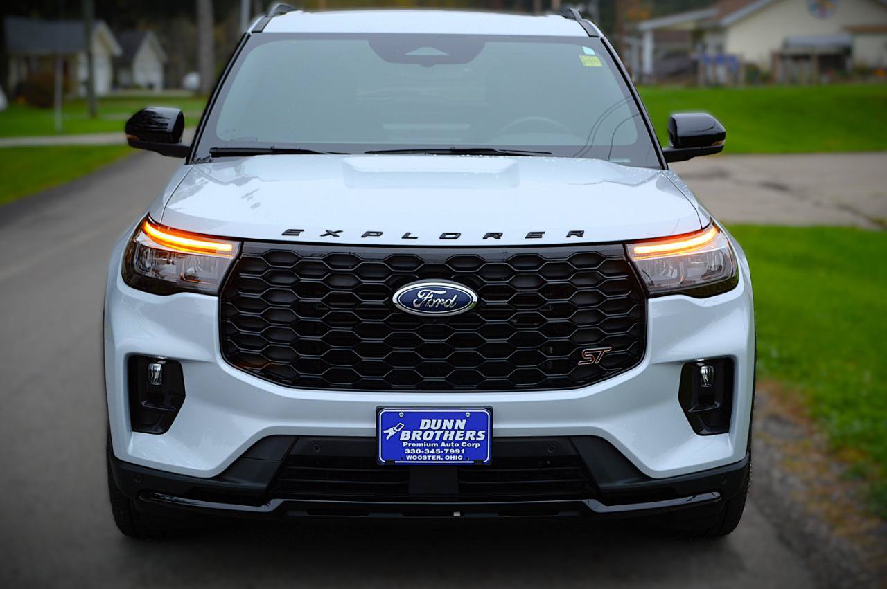 Used 2026 Ford Explorer ST AWD/4WD image 2