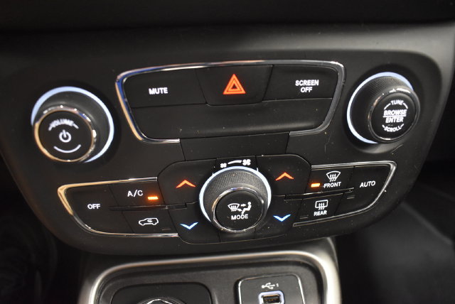 Used 2020 Jeep Compass Latitude w/ Cold Weather Group AWD/4WD image 28