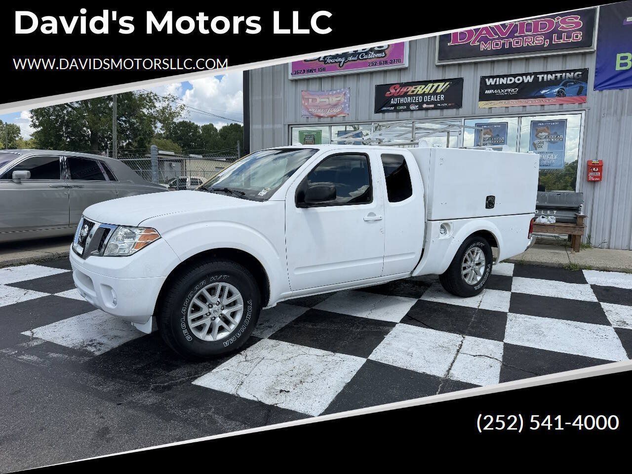 Used 2018 Nissan Frontier SV RWD image 1