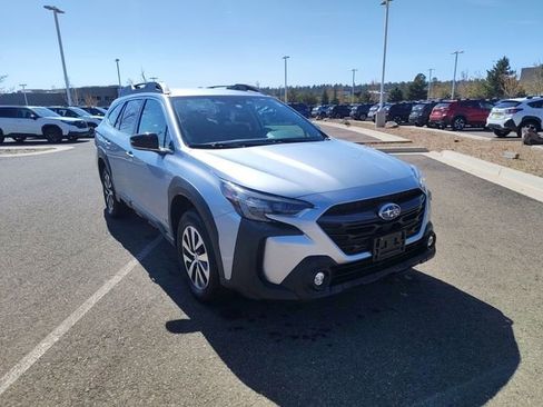 Used 2024 Subaru Outback Premium AWD/4WD image 1