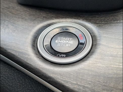 Used 2025 Jeep Grand Cherokee Limited w/ Luxury Tech Group II image 17