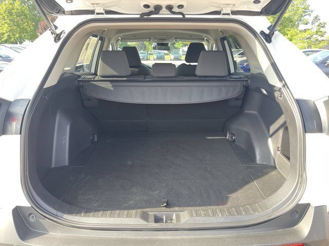 Used 2025 Toyota RAV4 XLE AWD/4WD image 22