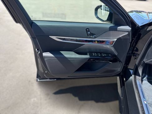 New 2026 BMW 750e xDrive AWD/4WD image 26