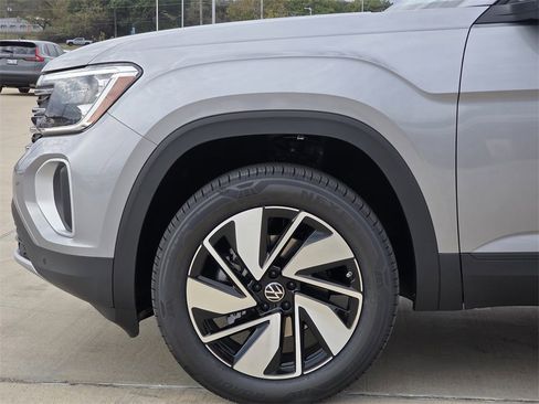 New 2026 Volkswagen Atlas SE image 5