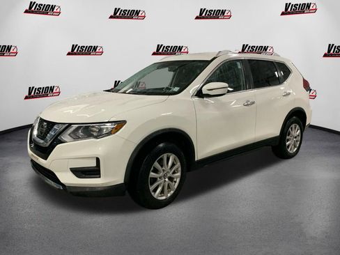 Used 2019 Nissan Rogue SV image 1