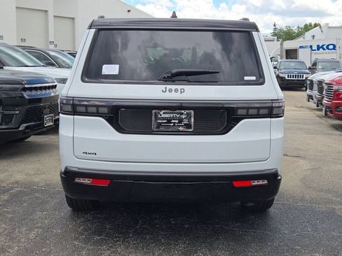 New 2026 Jeep Grand Wagoneer Summit AWD/4WD image 16