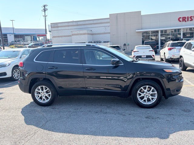 Used 2016 Jeep Cherokee Latitude w/ Comfort/Convenience Group AWD/4WD image 7