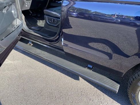 Used 2021 Ford Expedition Limited image 5