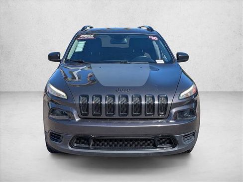 Used 2016 Jeep Cherokee Sport image 2