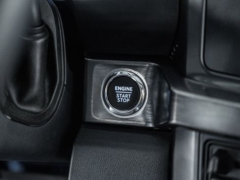 Used 2025 Ford F250 Lariat w/ Black Appearance Package image 32