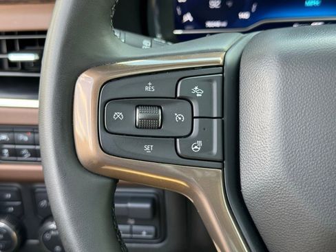 Used 2024 Chevrolet Suburban High Country image 40