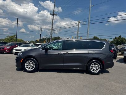 Used 2023 Chrysler Pacifica Touring-L