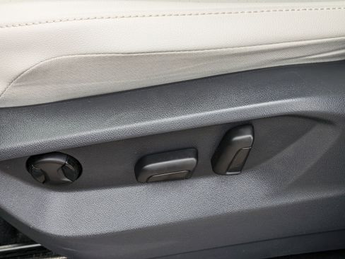 Used 2020 Volkswagen Tiguan SEL image 22