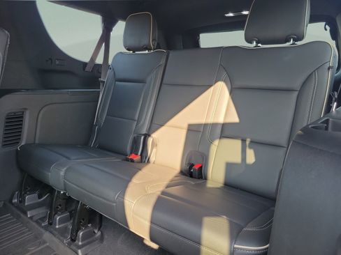 Used 2021 GMC Yukon XL SLT w/ SLT Premium Package AWD/4WD image 12