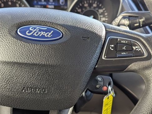 Used 2017 Ford Escape SE FWD image 16