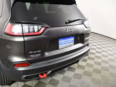 Used 2020 Jeep Cherokee Trailhawk w/ Cold Weather Group AWD/4WD image 15