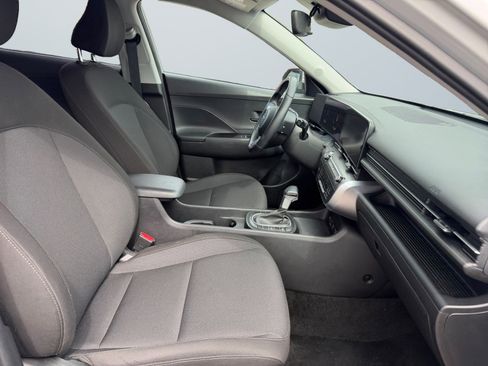 Certified 2025 Hyundai Kona SEL AWD/4WD image 18