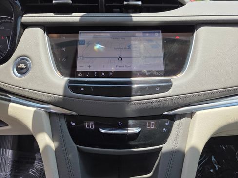 Used 2023 Cadillac XT5 Premium Luxury w/ Technology Package AWD/4WD image 32
