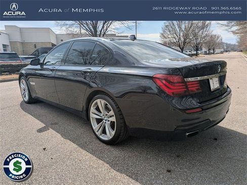 Used 2015 BMW 740i image 3