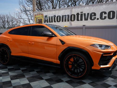 Used 2022 Lamborghini Urus image 5
