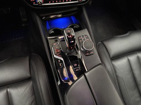 Used 2021 BMW M5 image 32