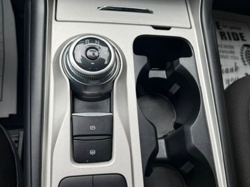 Used 2023 Ford Explorer XLT RWD image 15